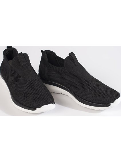 Černé nazouvací sportovní boty se vzorem