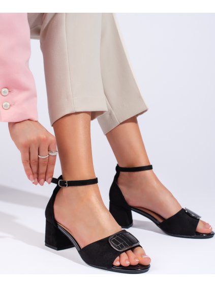 Černé sandály na podpatku