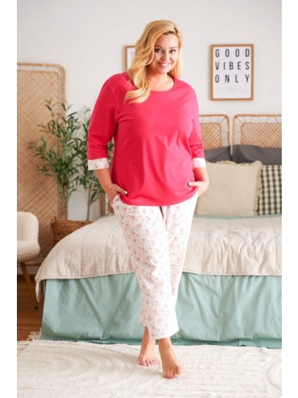 Malinové dlouhé pyžamo s růžovými květovanými kalhotami