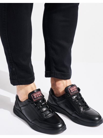 Černé lesklé pánské sportovní boty na šněrování