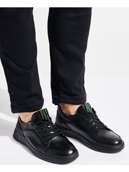 Černé pánské sportovní boty na šněrování