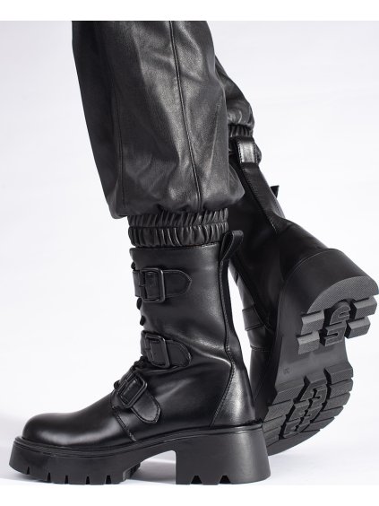 Vysoké černé kotníkové dámské boty s přezkami