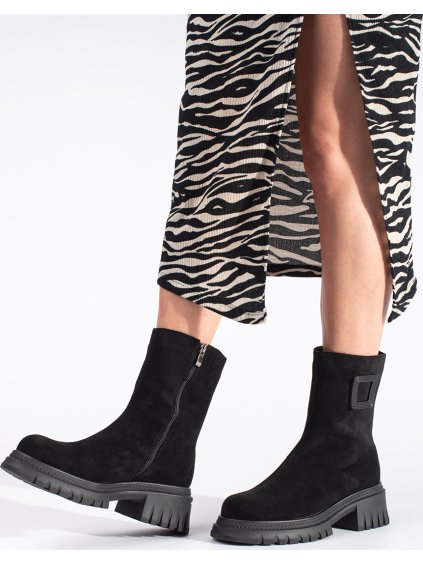 Černé dámské kotníkové boty na hrubé podrážce