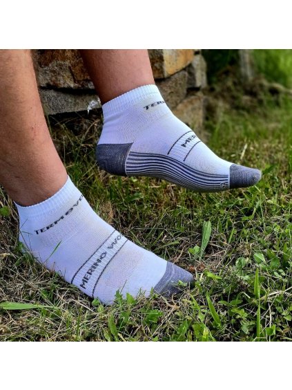 Bílo-šedé sportovní ponožky z merino vlny