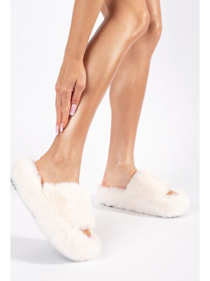 Smetanové plyšové domácí pantofle na platformě