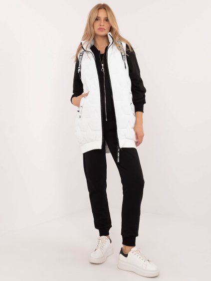Bílá dámská sportovní prošívaná vesta s kapucí