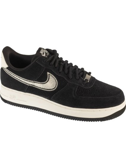 Černé pánské semišové tenisky Nike Air Force 1 '07 Lv8 (Velikost 40,5)