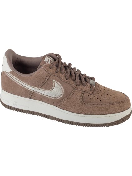 Světle hnědé pánské semišové tenisky Nike Air Force 1 '07 Lv8 (Velikost 38,5)