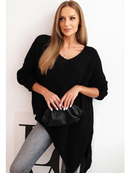 Asymetrický dámský černý plus size svetr s výstřihem do V