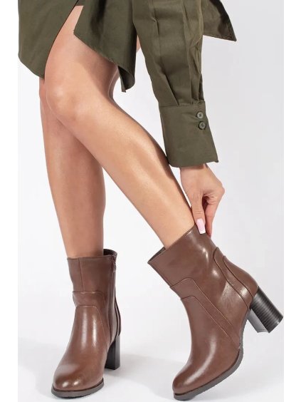 (Vel. 37) Hnědé kožené kotníkové dámské boty na sloupku Sergio Leone, podpatek 7 cm