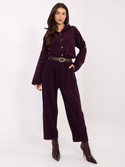 Tmavě fialové dámské kalhoty z manšestru se širokými nohavicemi a páskem