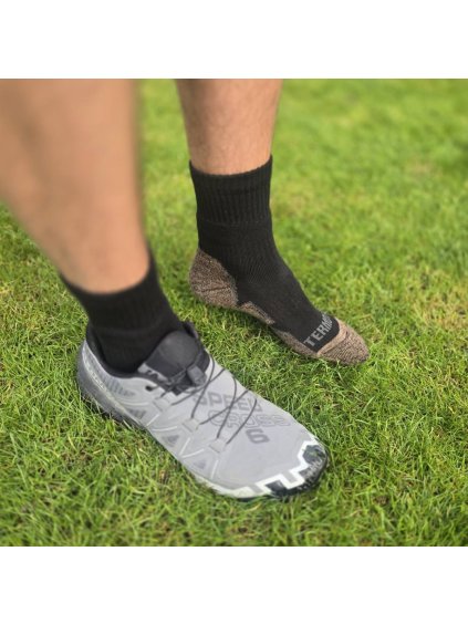 Černo-hnědé hrubší trekingové ponožky