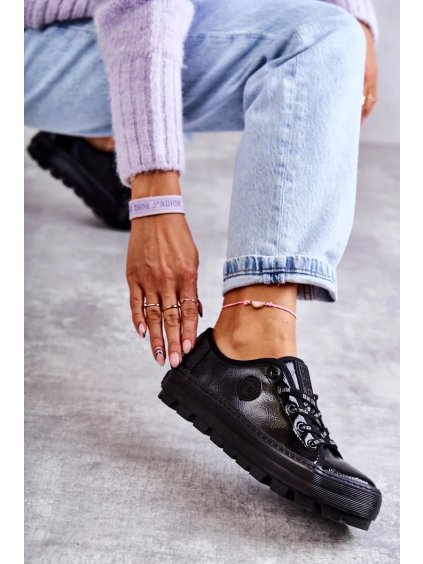 Černá módní lakované tenisky Big Star