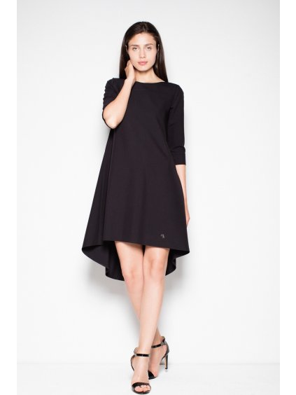 Černé šaty s asymetrickou sukní