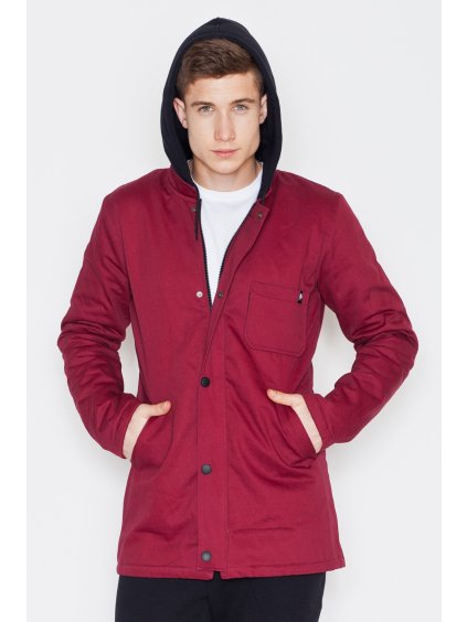Bordó kabát s kapucí