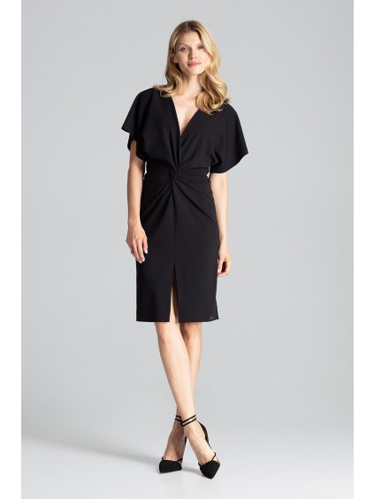 Šaty s hlubokým výstřihem