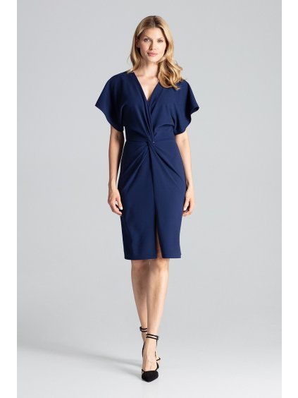 Šaty s hlubokým výstřihem