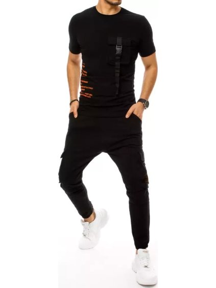 Černá souprava s přezkami