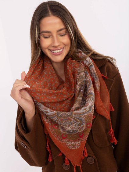 Světle hnědý dámský šátek s třásněmi