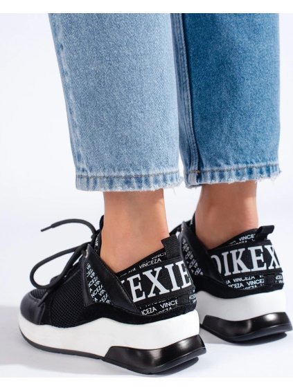 ČERNÉ MÓDNÍ SNEAKERSY