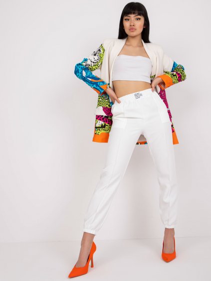 Bílé tepláky s prošívaným proužkem