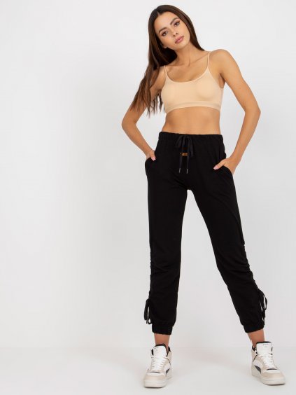 Černé tepláky s vázáním