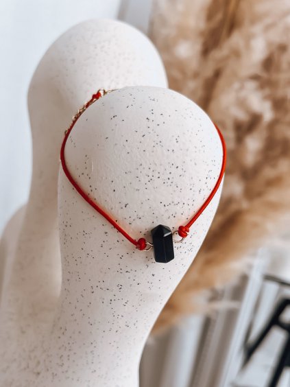 Červený náramek CRISTAL s černým kamínkem