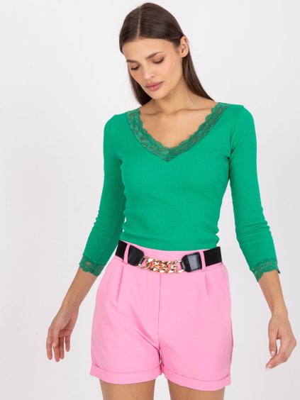 Zelené dámské tričko s výstřihem s krajkou