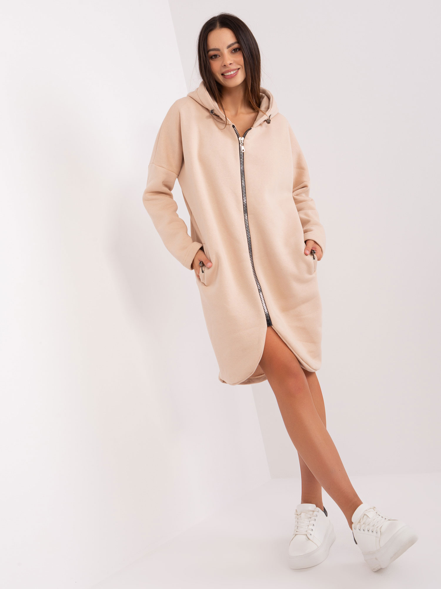 BÉŽOVÁ DLOUHÁ MIKINA NA ZIP RV-BL-4858-1.99P-BEIGE Velikost: S/M