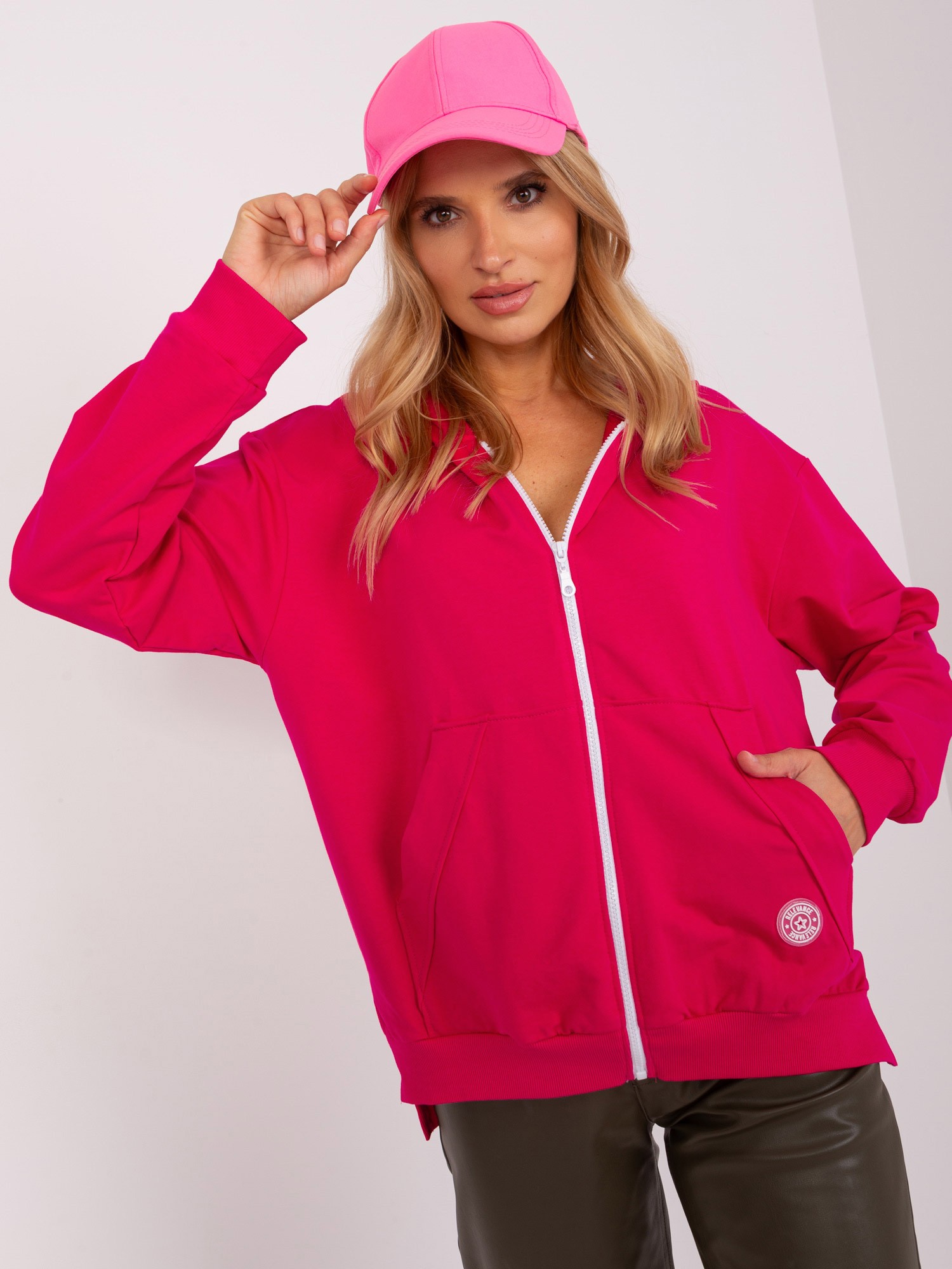 TMAVĚ RŮŽOVÁ MIKINA NA ZIP S KAPUCÍ RV-BL-9020.01-DARK PINK Velikost: S/M