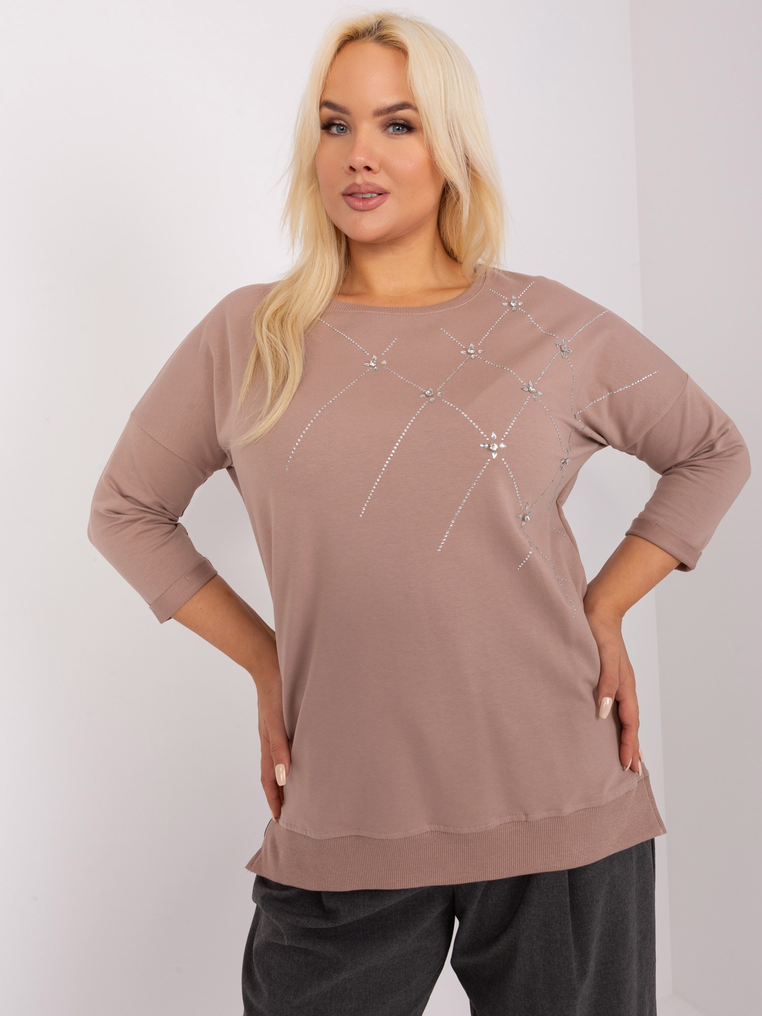 BÉŽOVÁ MIKINOVÁ HALENKA S APLIKACÍ A 3/4 RUKÁVEM RV-BZ-9120.29-BEIGE Velikost: ONE SIZE