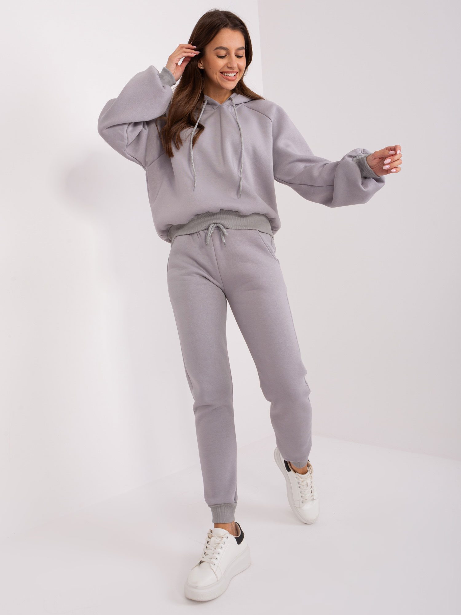 ŠEDÁ POHODLNÁ TEPLÁKOVKA EM-KMPL-01U.18-GREY Velikost: ONE SIZE