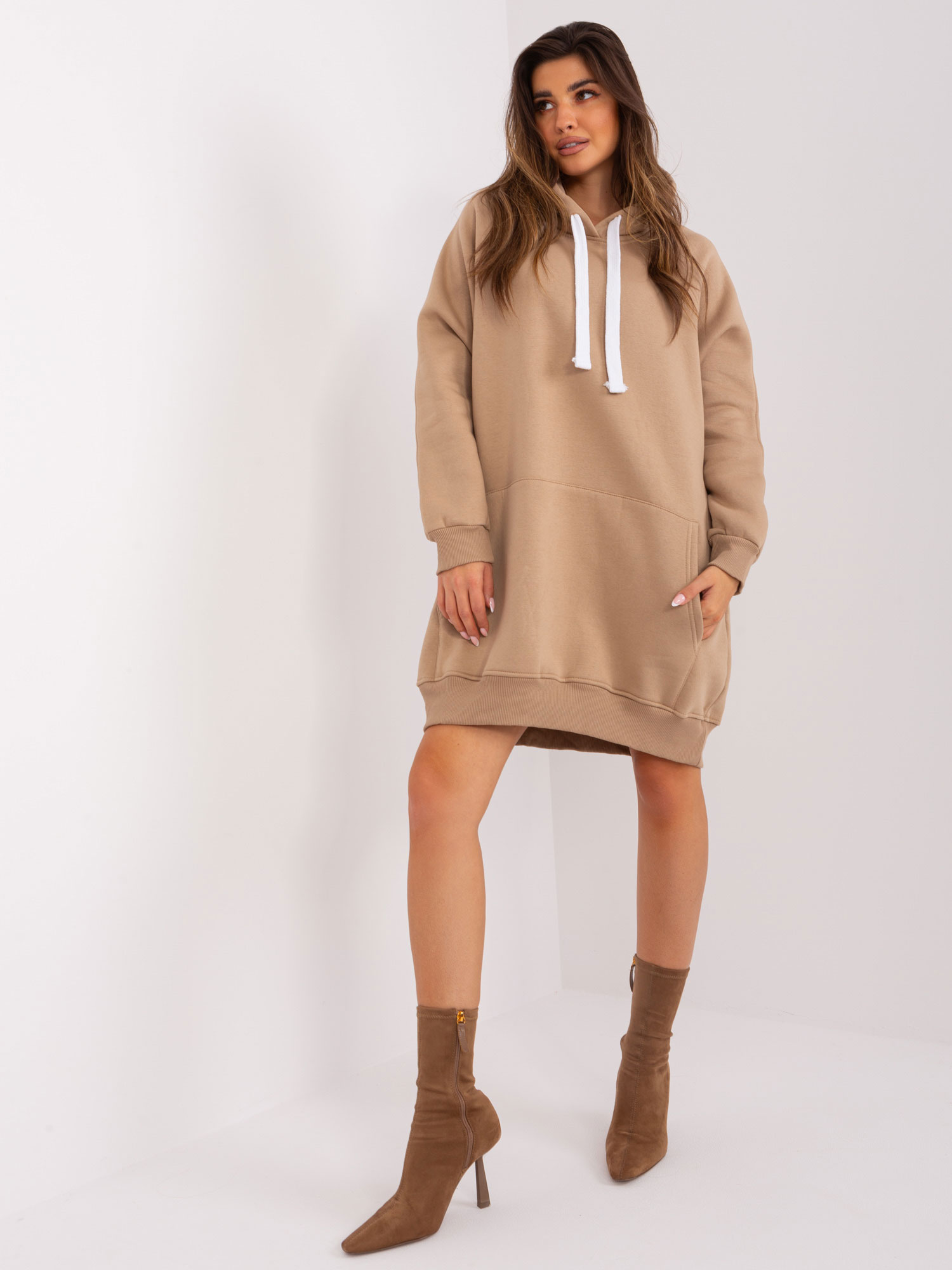 TMAVĚ BÉŽOVÁ DLOUHÁ MIKINA EM-BL-704.99P-DARK BEIGE Velikost: ONE SIZE