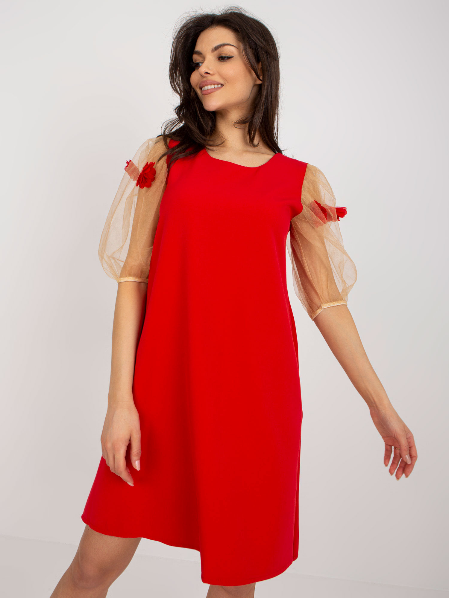Červené elegantní koktejlové šaty s 3D květinami -LK-SK-506733.85-červené Velikost: 38