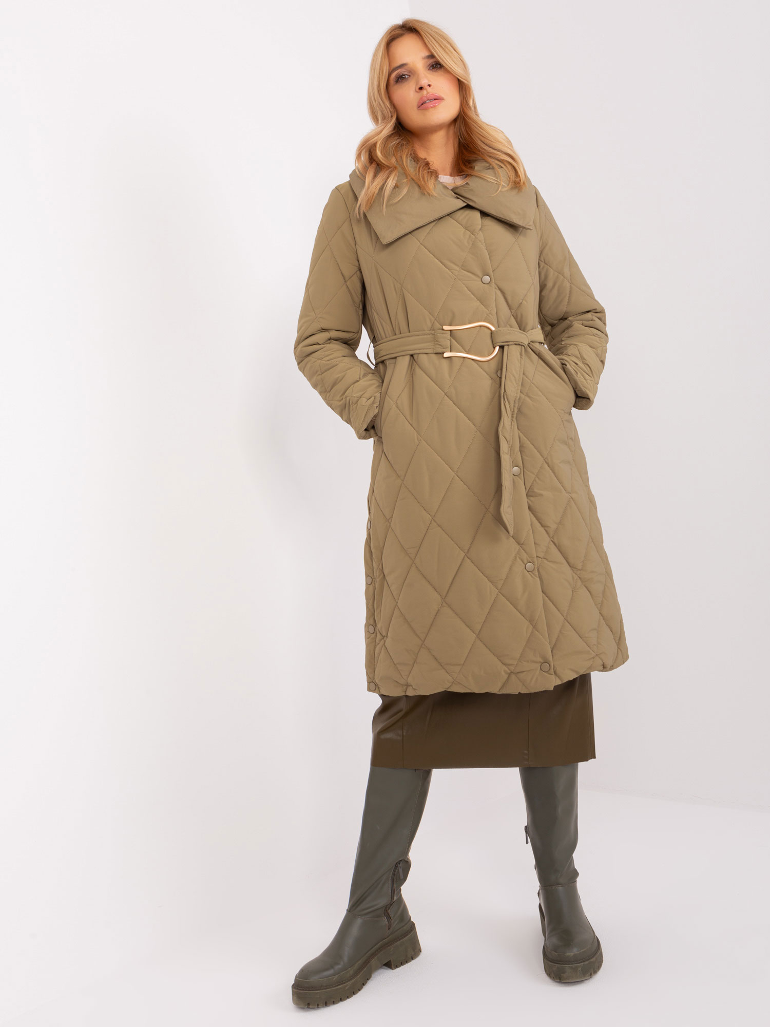 KHAKI ZIMNÍ BUNDA S PÁSKEM -NM-KR-TR8312.96P-KHAKI Velikost: S