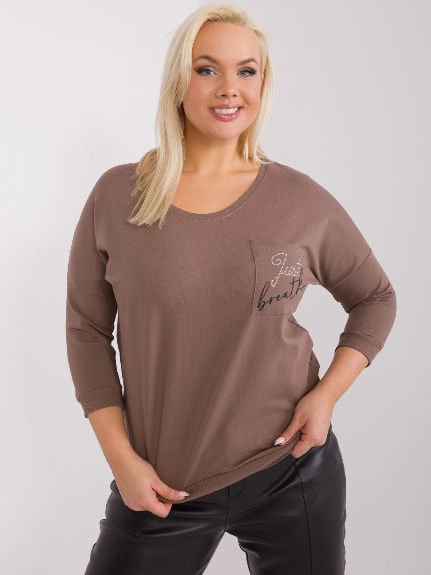 HNĚDÁ HALENKA S KAPSIČKOU -RV-BZ-9065.21-BROWN Velikost: ONE SIZE