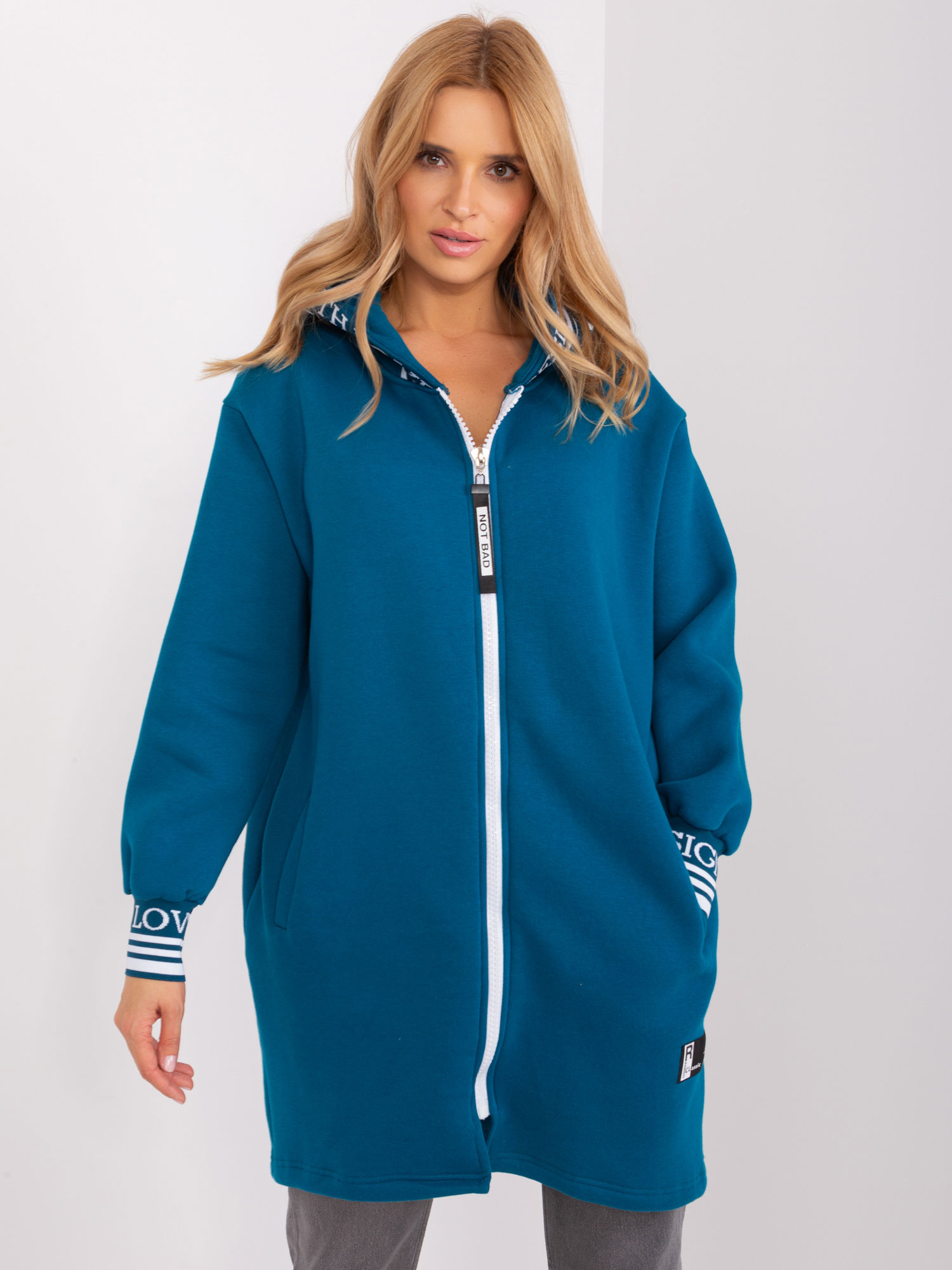 TMAVĚ MODRÁ DLOUHÁ MIKINA NA ZIP RV-BL-9225.96P-BLUE SEA Velikost: S/M