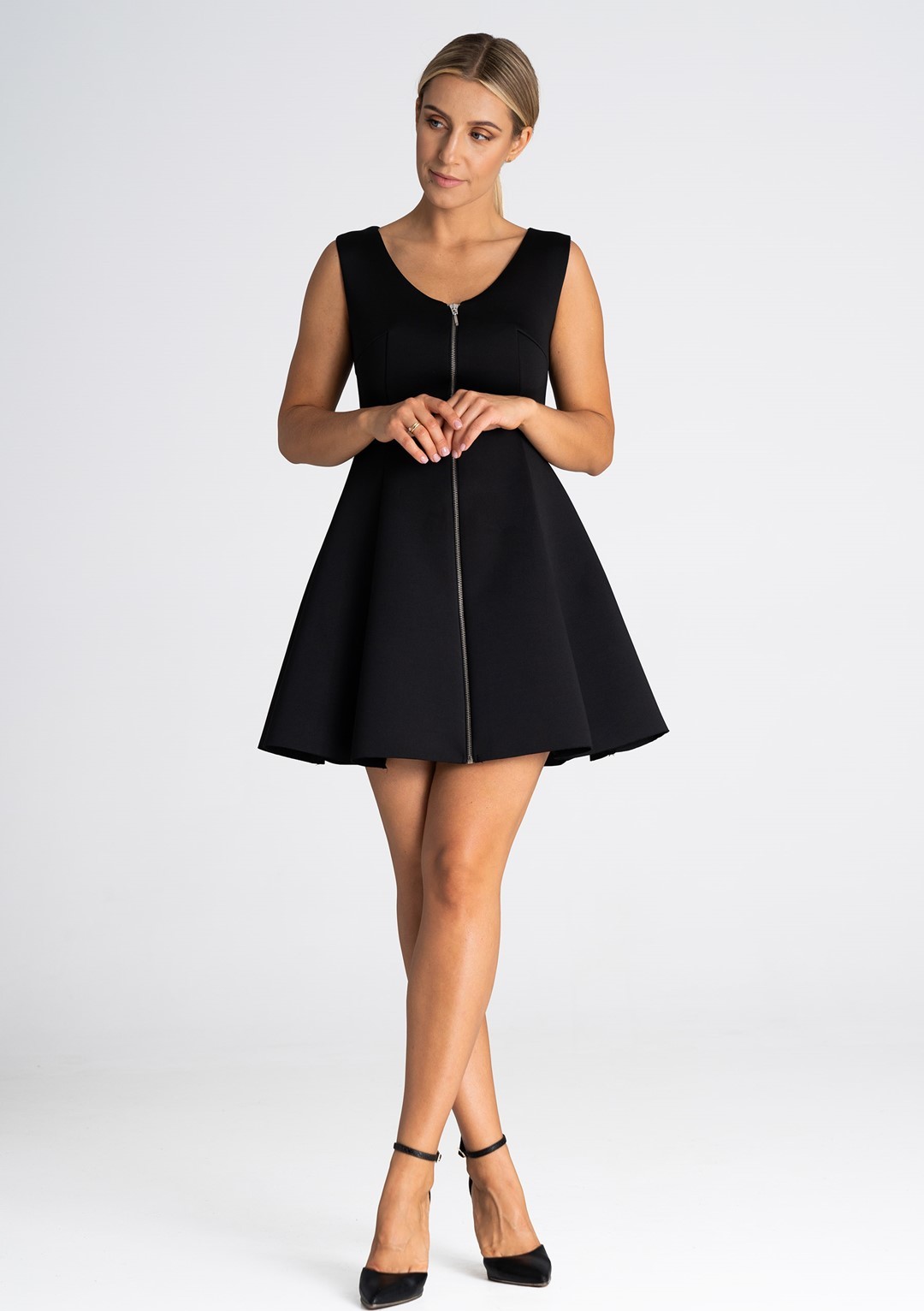 Černé mini šaty s ozdobným zipem M972 black Velikost: M