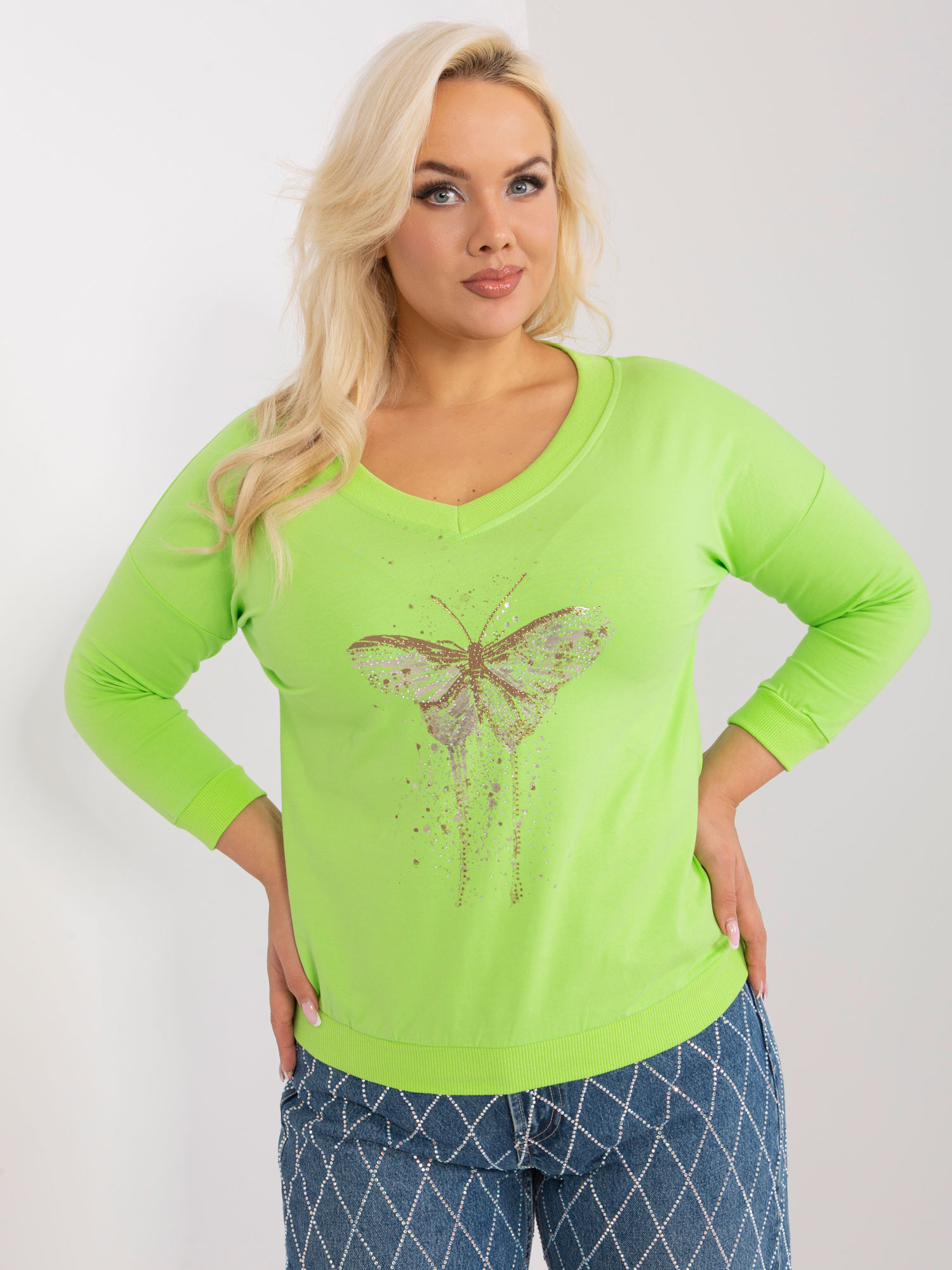 Světle zelené triko s aplikací motýla RV-BZ-9015.41X-light green Velikost: ONE SIZE