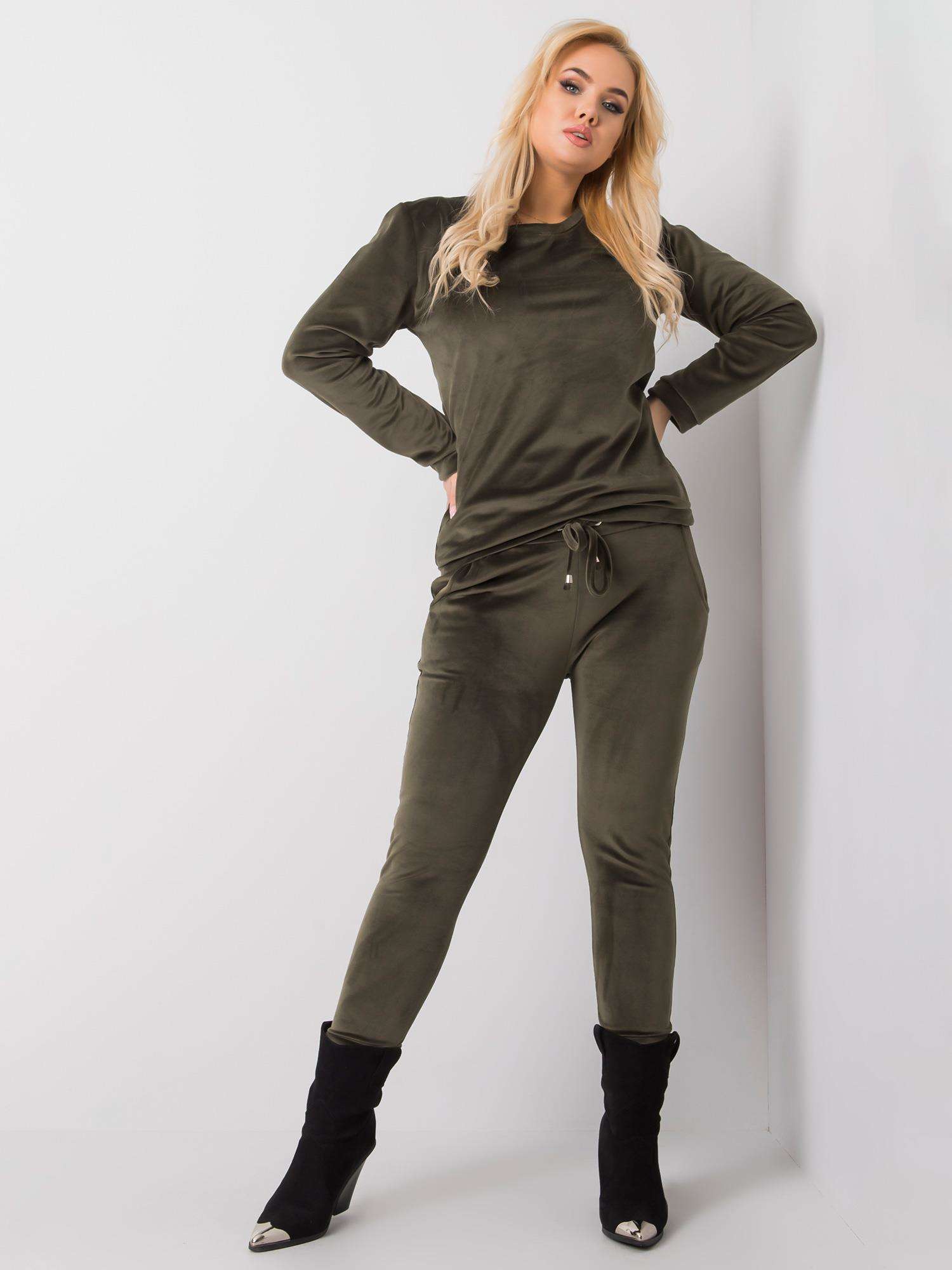 Khaki velurová tepláková souprava bez kapuce RV-KMPL-6085.05-khaki Velikost: 2XL