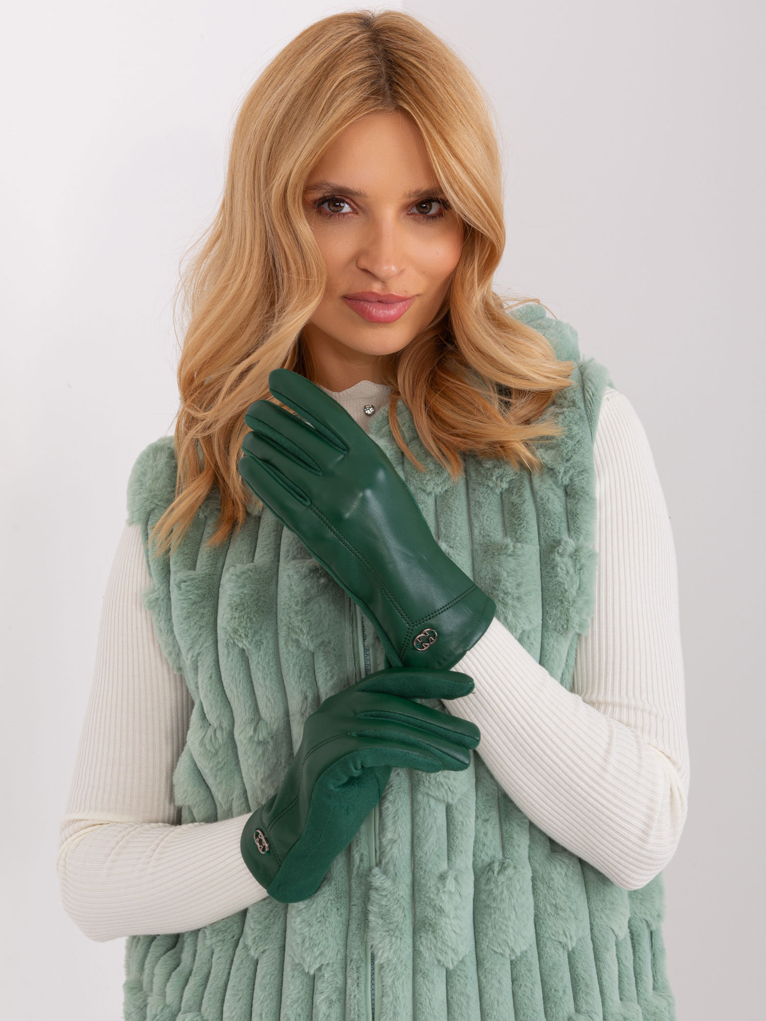Tmavě zelené koženkové rukavice AT-RK-239801.11-dark green Velikost: L/XL