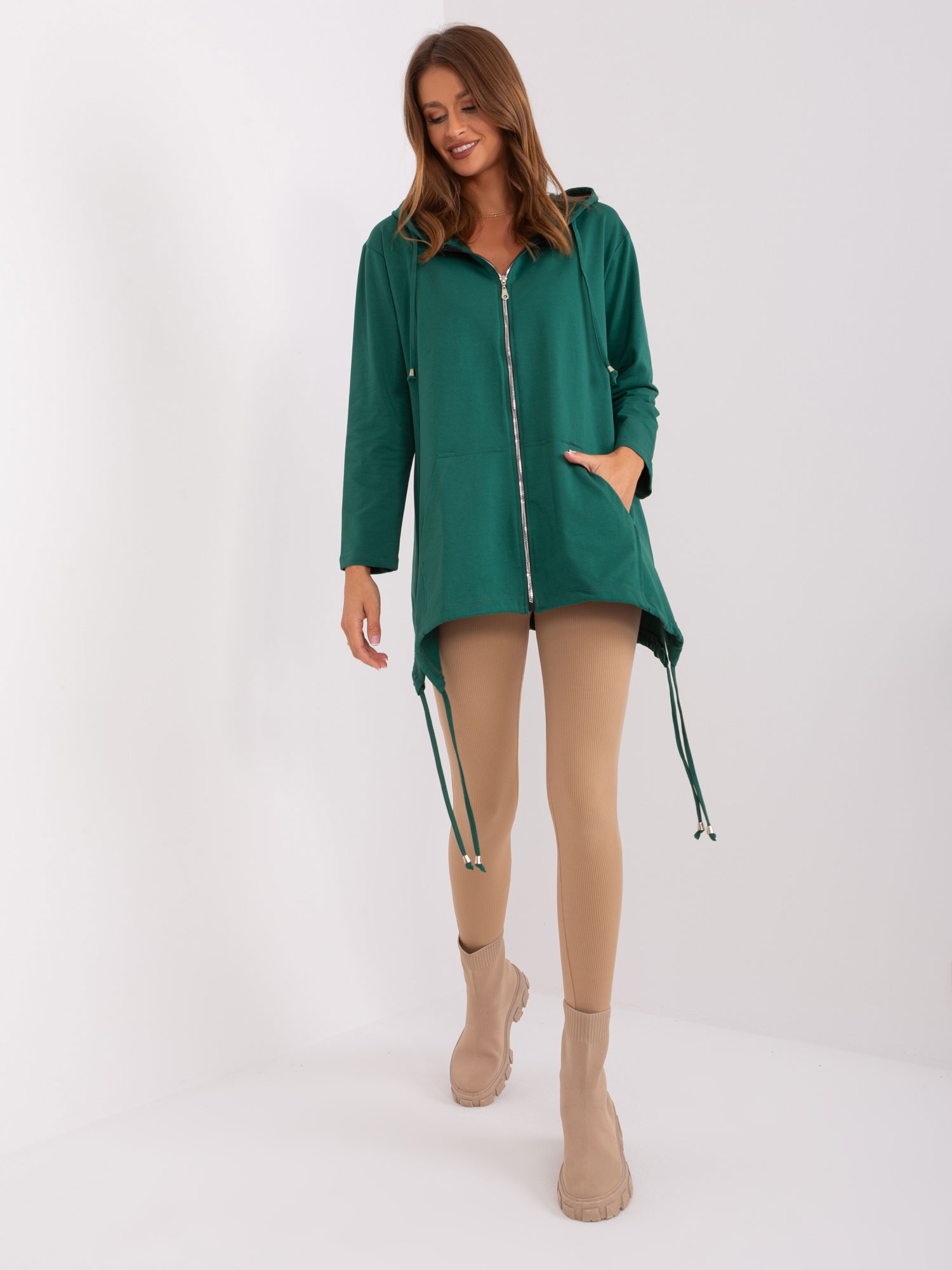 TMAVĚ ZELENÁ MIKINA NA ZIP -RV-BL-9022.72P-DARK GREEN Velikost: S/M