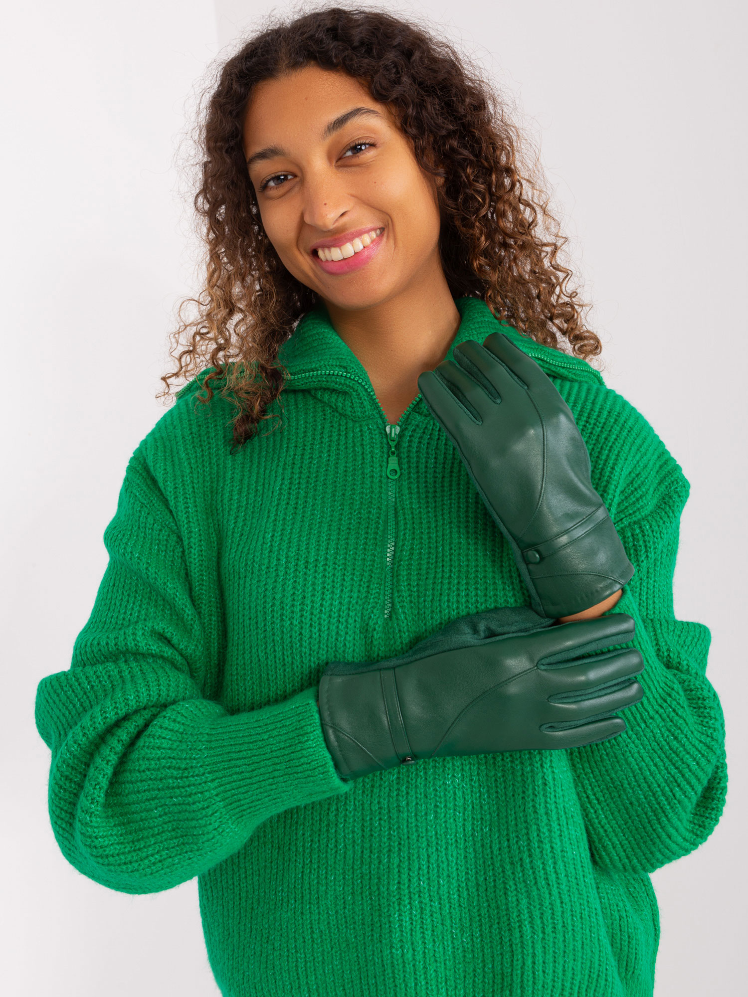 Tmavě zelené koženkové rukavice AT-RK-239802.28-dark green Velikost: L/XL