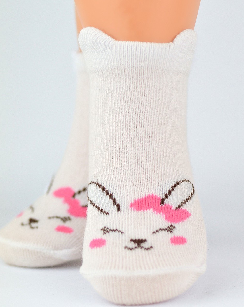 Bílé dívčí ponožky s motivem Noviti SB019 M2 Girl Króliczek Velikost: 6-12, Barva: mix color