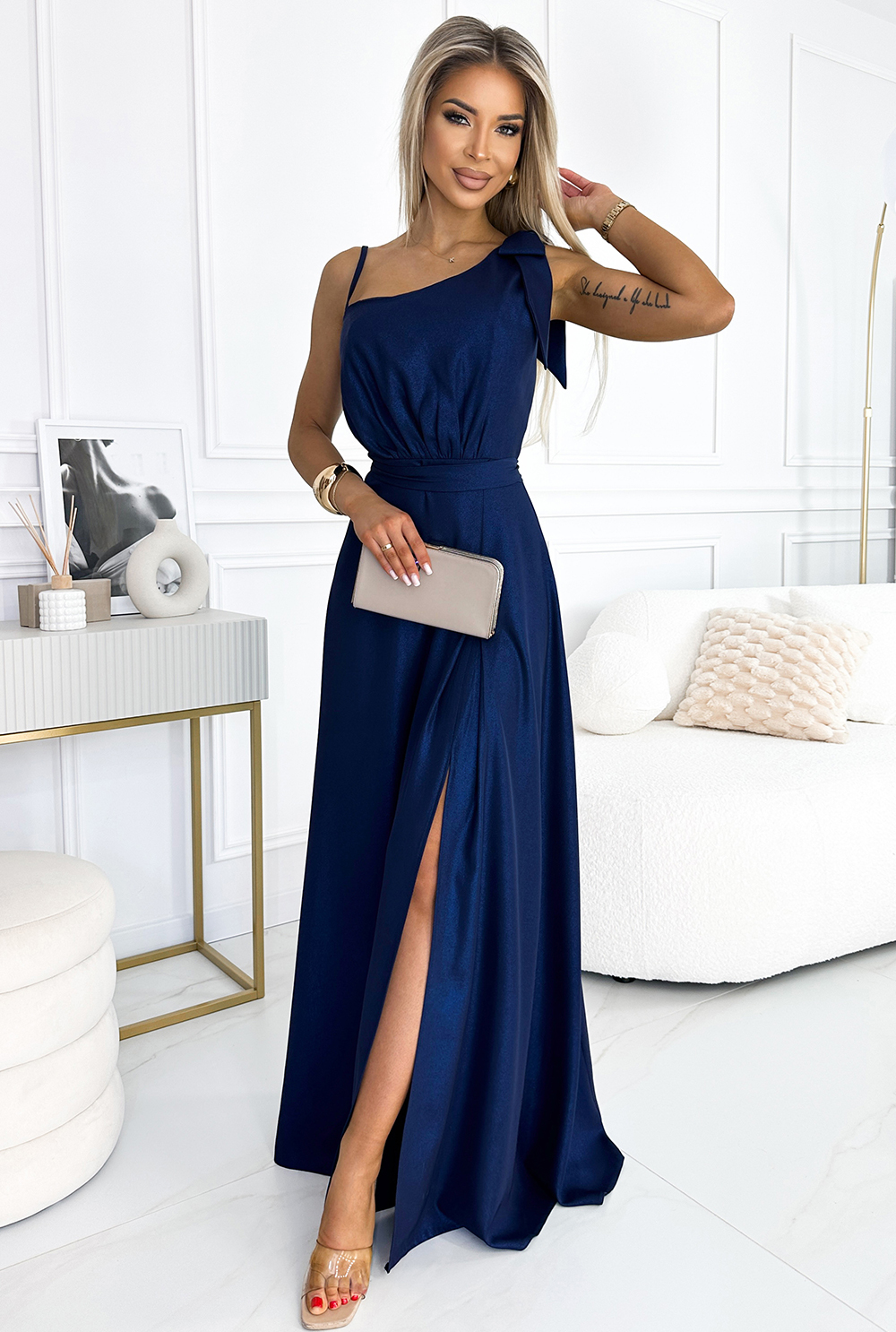 Tmavě modré maxi šaty s mašlí 528-1 Velikost: XL