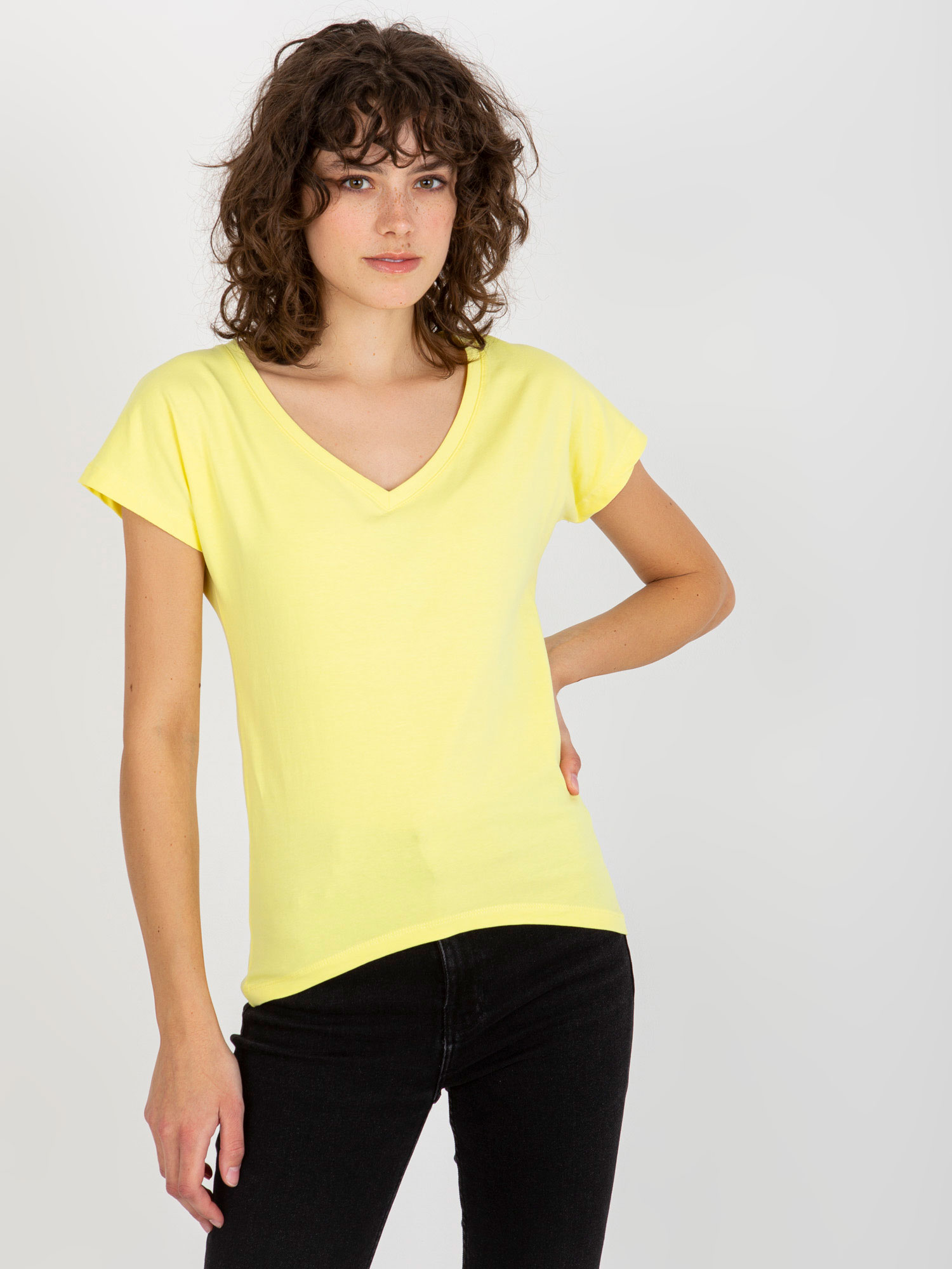 Světle žluté dámské tričko s výstřihem VI-TS-035.01P-light yellow Velikost: XL