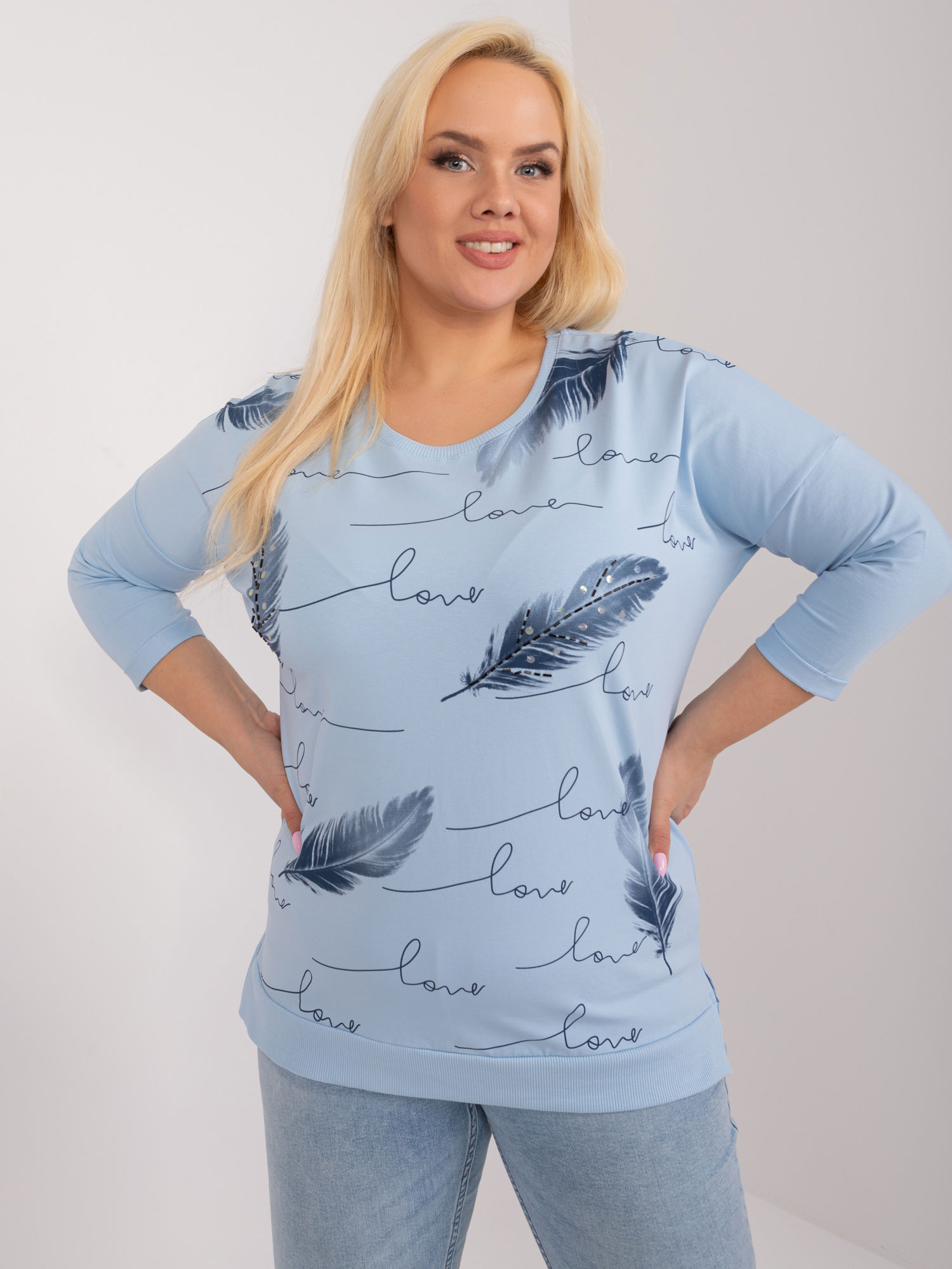 Světle modrá halenka s peříčky LOVE RV-BZ-9433.81-light blue Velikost: ONE SIZE