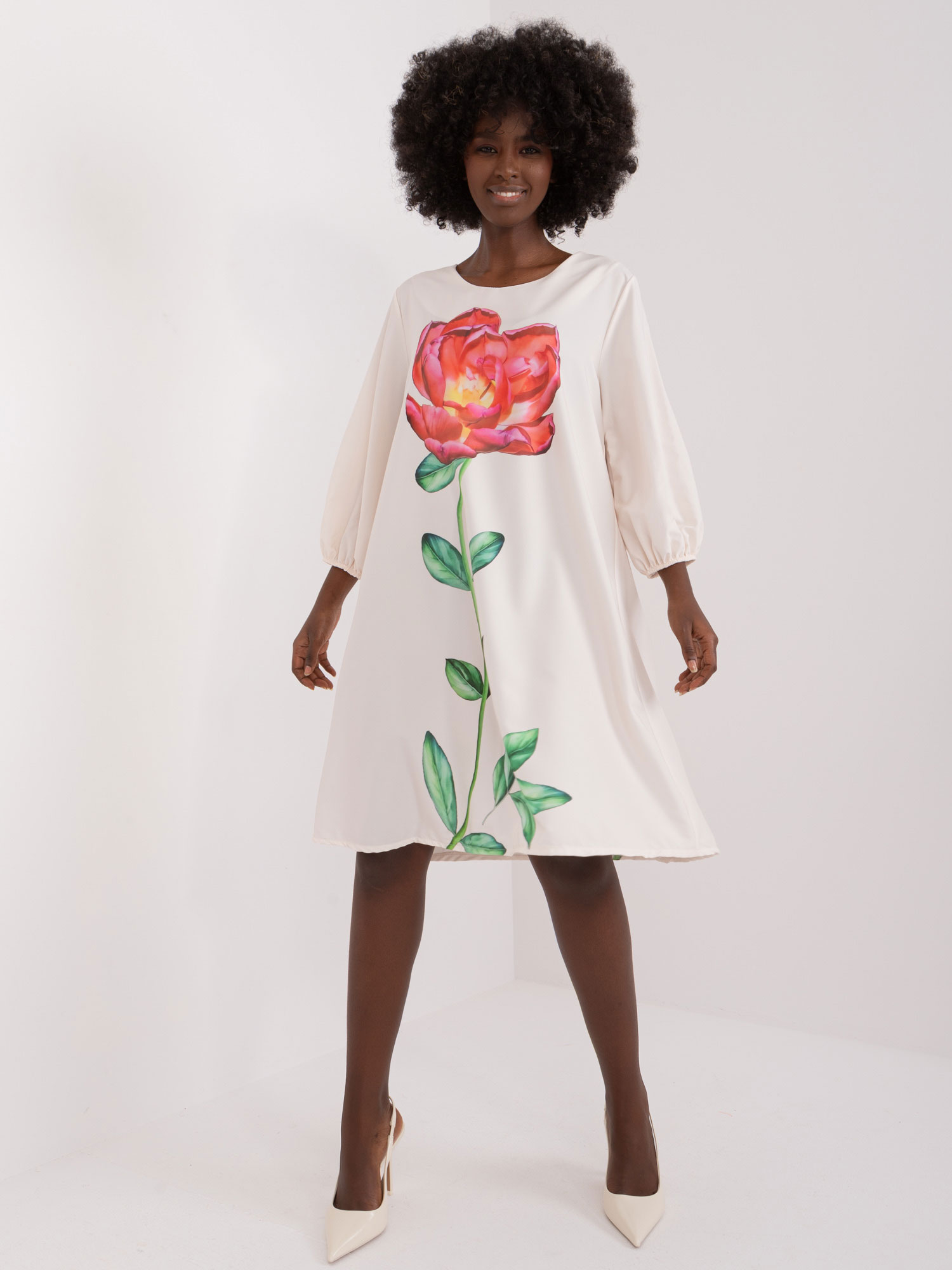 Smetanové mini šaty s květinovou aplikací DHJ-SK-18808-1.34-ecru Velikost: ONE SIZE