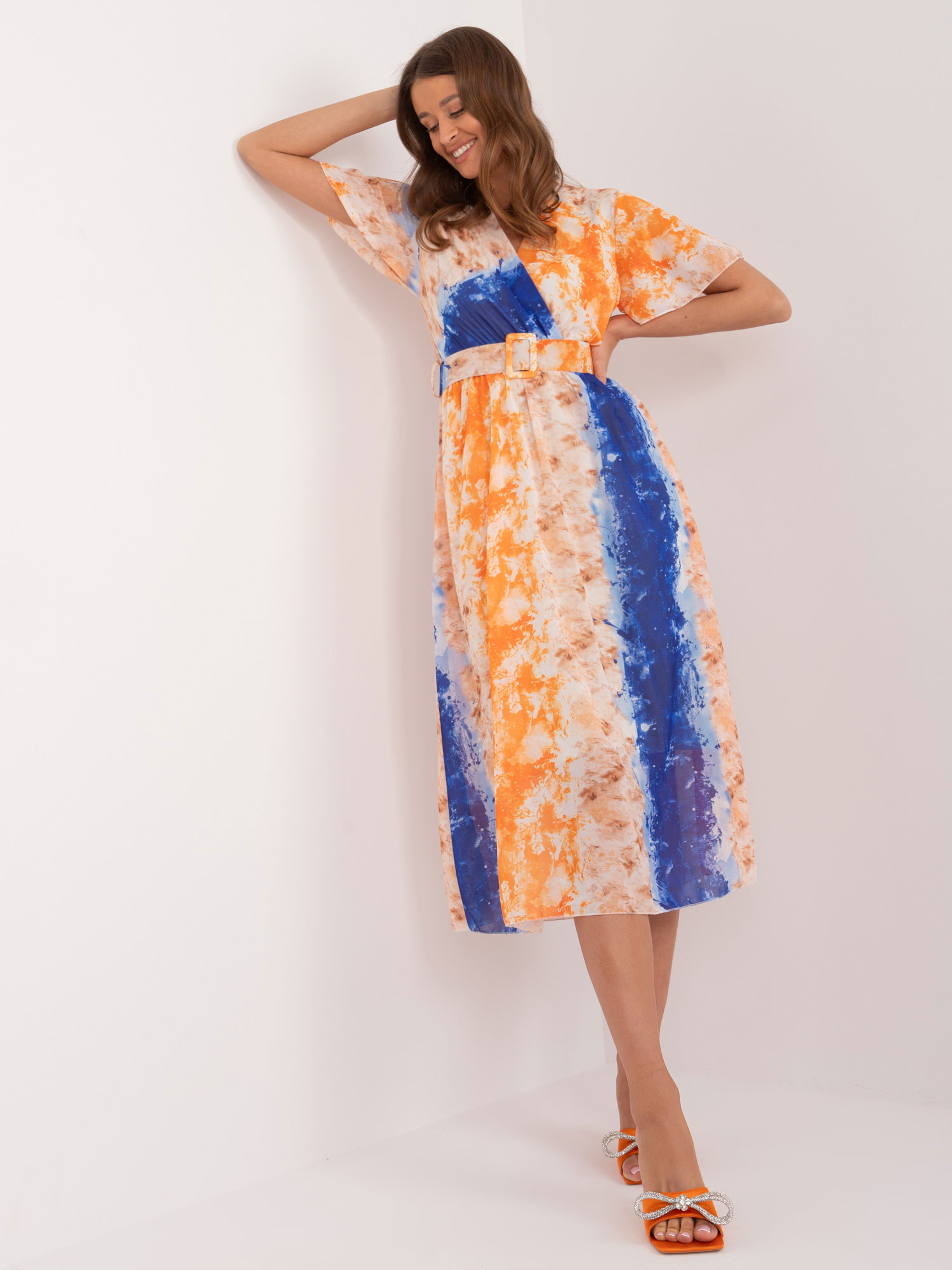 Oranžovo-modré vzdušné midi šaty s páskem DHJ-SK-15967-2.86-pomarańczowy Velikost: ONE SIZE