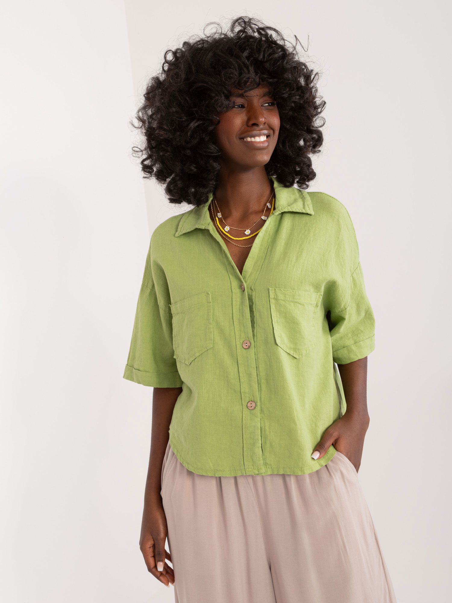 Světle zelená dámská oversize košile s krátkým rukávem -KS-7279.24X-jasny zielony Velikost: ONE SIZE